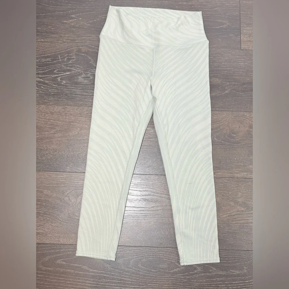 ALO Yoga sleek stylish